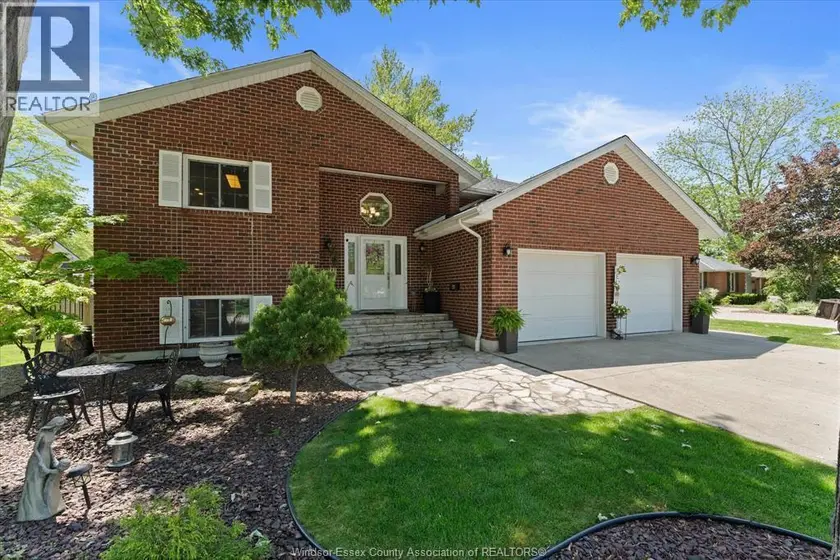 Detached at 270 Irwin AVENUE, Essex