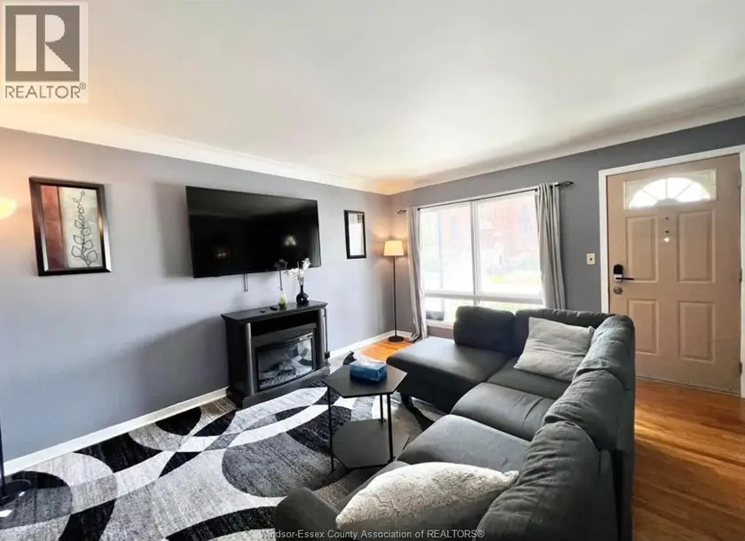 Detached at 1484 LANGLOIS AVENUE, Windsor