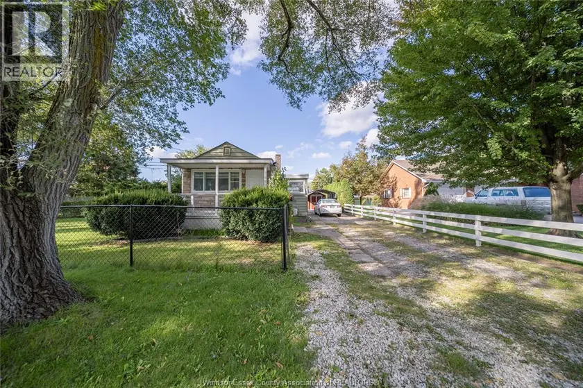 Detached at 1497 EVERTS, Windsor