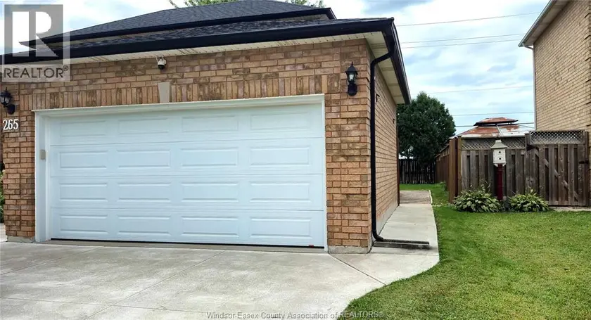 Detached at 265 GERALDINE CRESCENT Unit# LOWER, Windsor