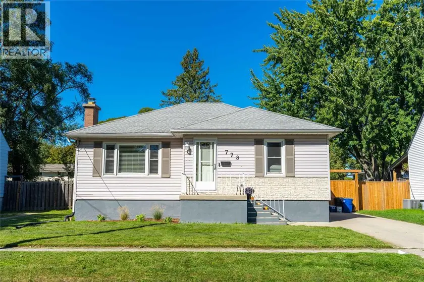 Detached at 778 WELLINGTON STREET, Sarnia