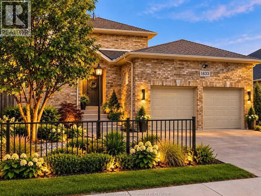 Detached at 1833 ST. LUKE ROAD, Windsor