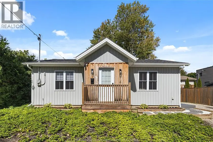 Detached at 614 PETER ST, Kingsville