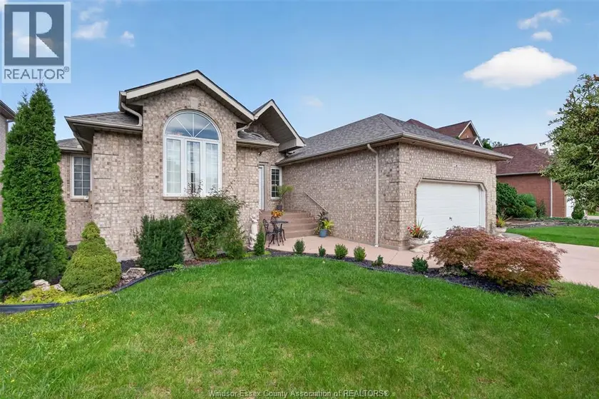 Detached at 2703 LOMBARDY CRES, LaSalle