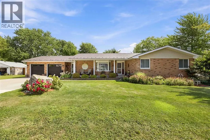 Detached at 416 HOLLAND STREET, Petrolia