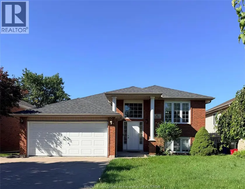 Detached at 4211 Masotti CRESCENT, Windsor