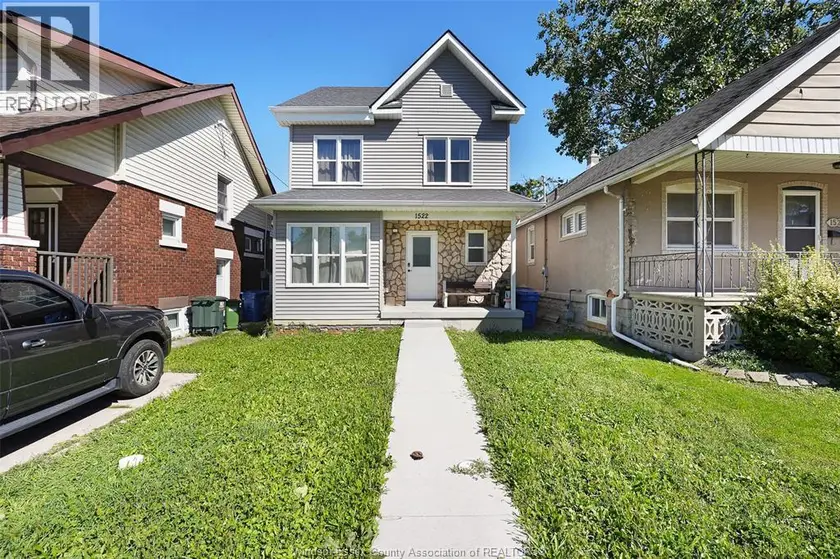 Detached at 1522 LILLIAN AVENUE, Windsor