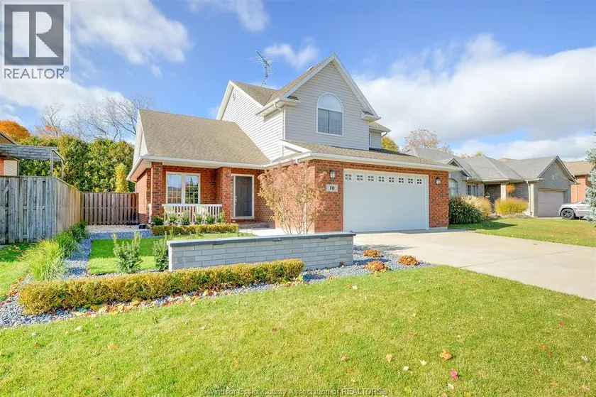 Detached at 10 CONSERVATION BOULEVARD, Kingsville