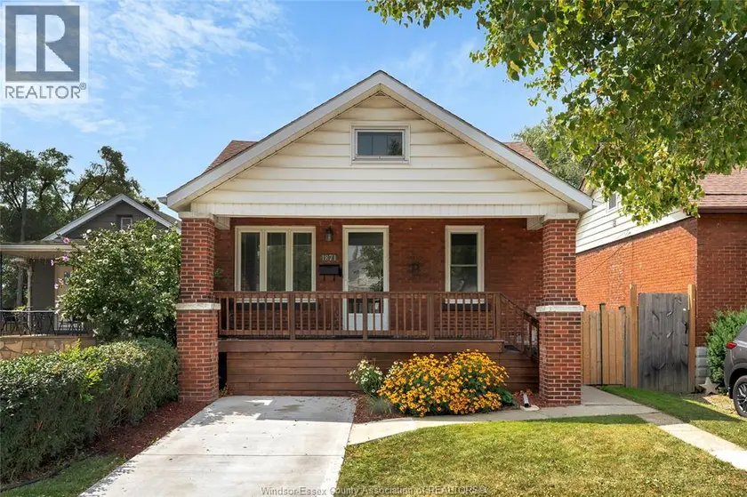 Detached at 1871 Albert ROAD, Windsor