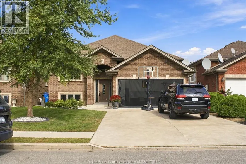 Detached at 2228 ASKIN AVENUE, Windsor