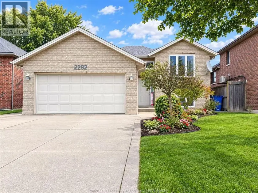 Detached at 2292 ASKIN AVENUE
