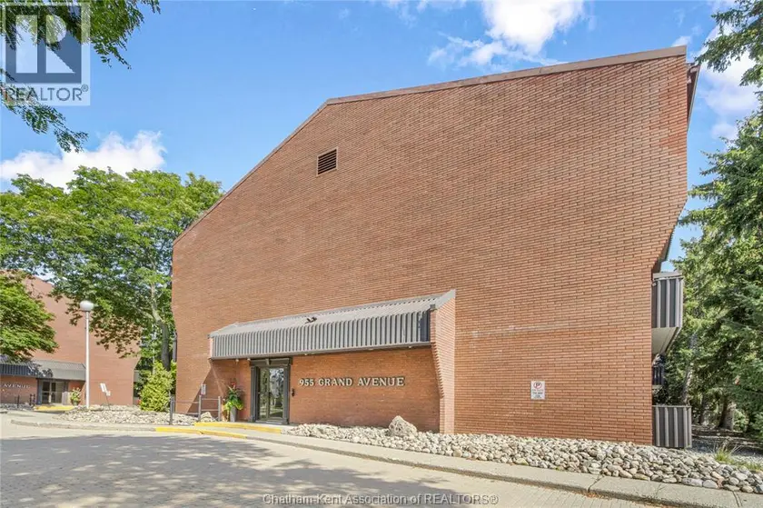 Apartment at 955 GRAND AVENUE West Unit# 208, Chatham
