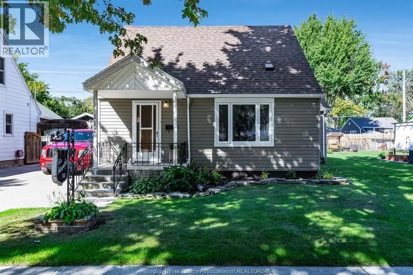 Detached at 111 Mill STREET East, Leamington