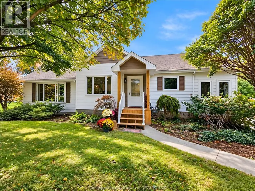 Detached at 12 Crerar DRIVE, Chatham