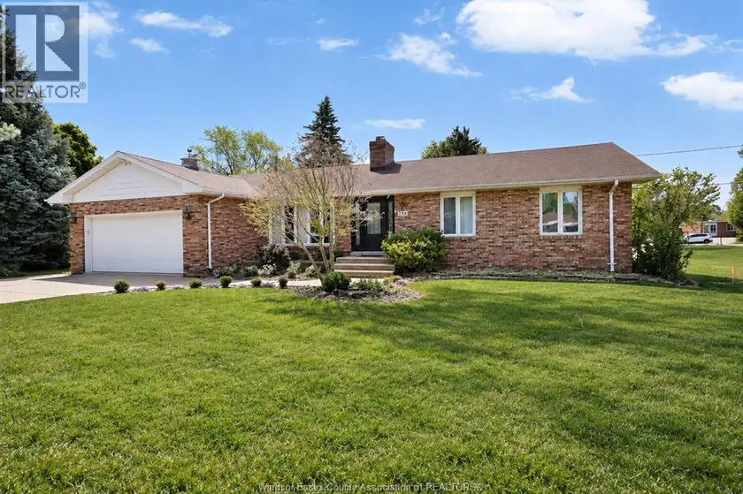 Detached at 255 FORT ST, Amherstburg