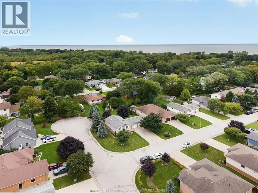 Detached at 856 LAWNDALE AVENUE, Kingsville