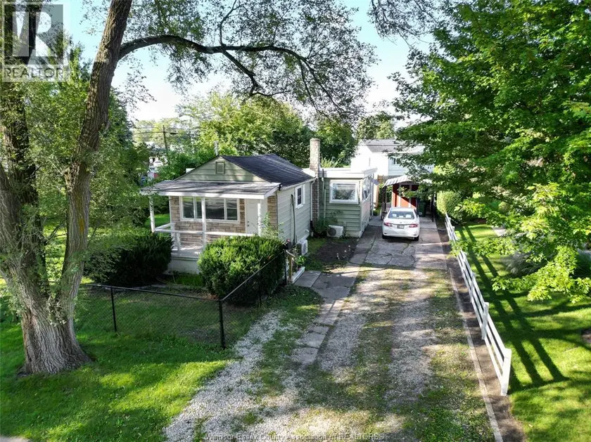 Detached at 1497 EVERTS, Windsor