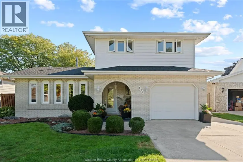 Detached at 182 CENTENNIAL, Tecumseh