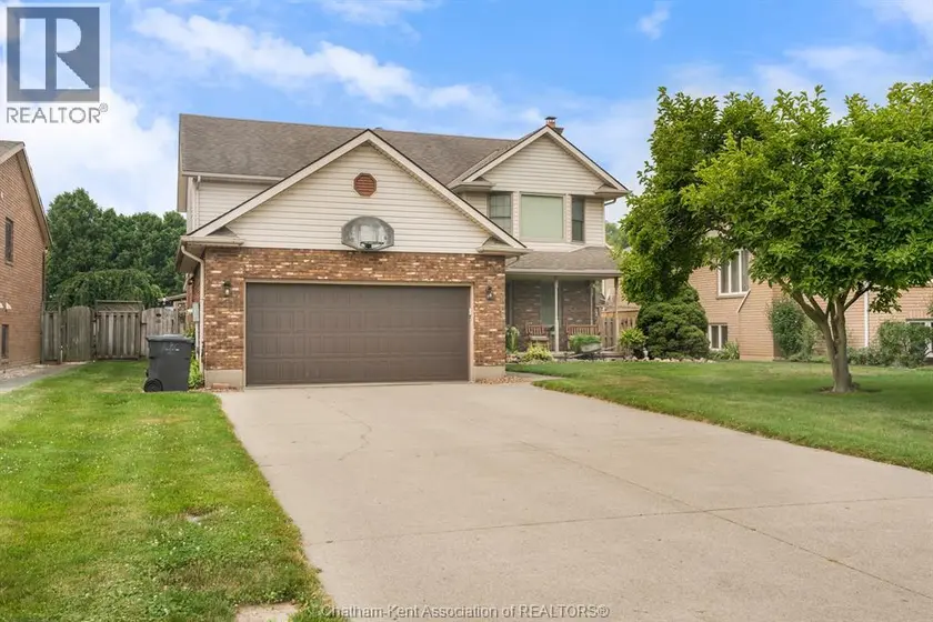 Detached at 30 ORANGEWOOD BOULEVARD, Chatham