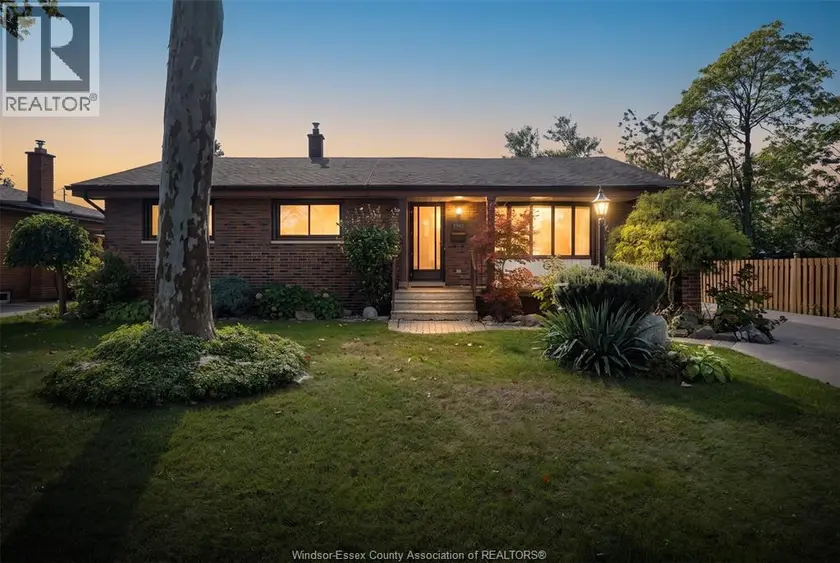 Detached at 2545 ST. PATRICKS'S AVENUE, Windsor