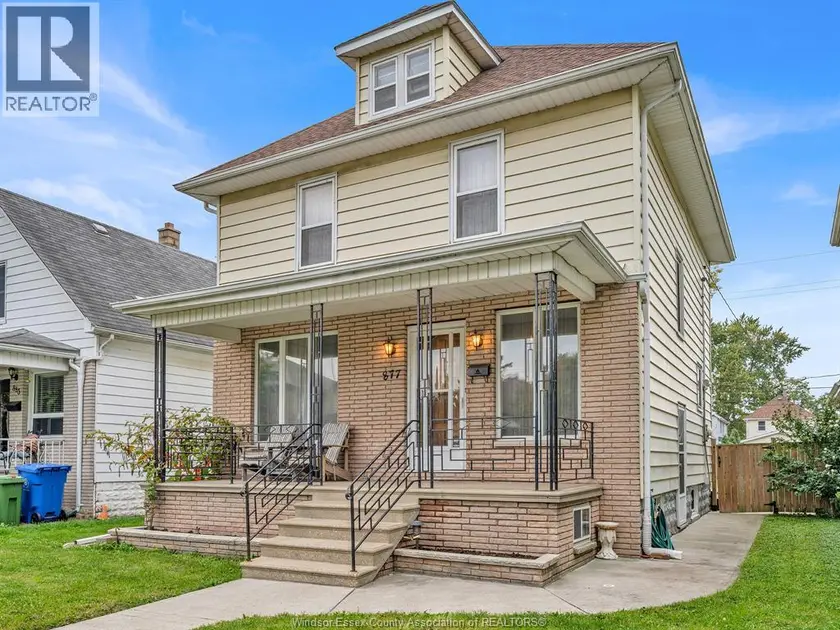 Detached at 877 PIERRE AVENUE, Windsor