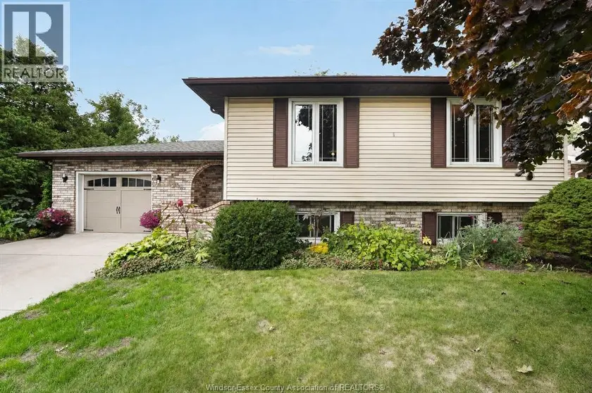 Detached at 42 William AVENUE, Kingsville