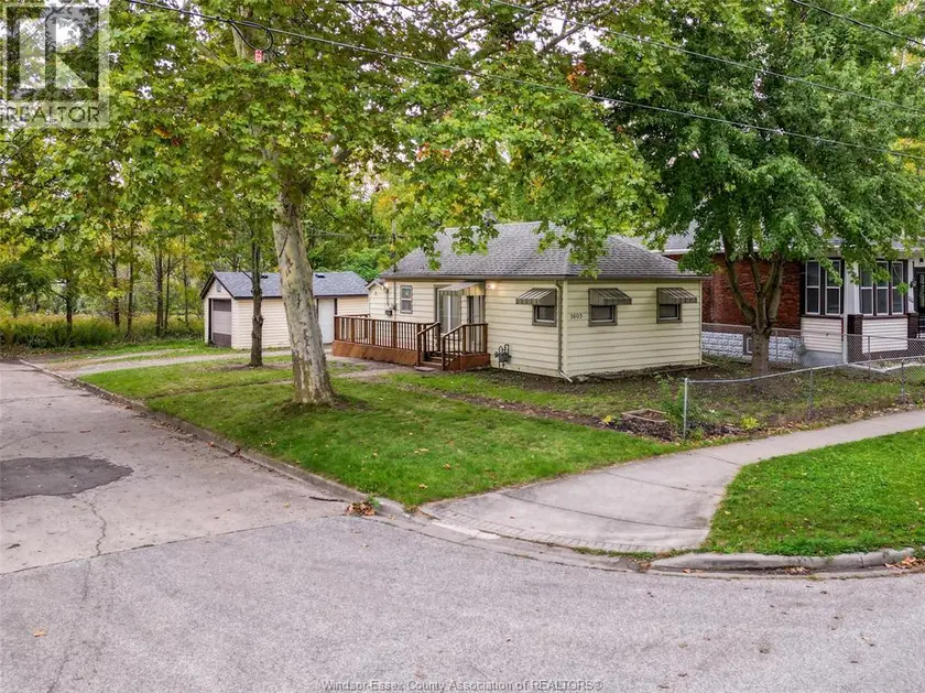 Detached at 3605 BLOOMFIELD, Windsor