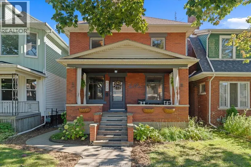 Detached at 928 WINDERMERE, Windsor