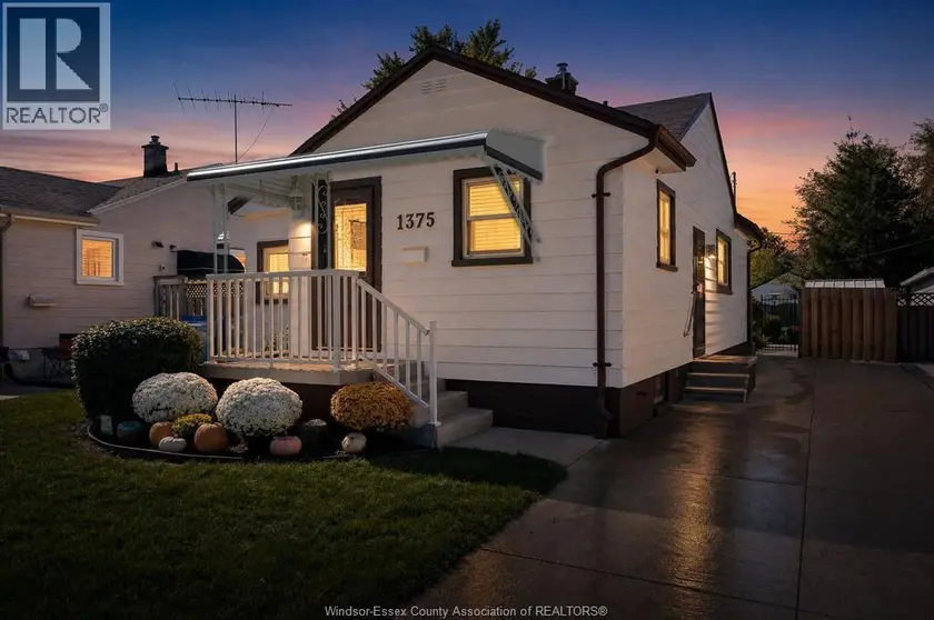 Detached at 1375 BERNARD ROAD, Windsor