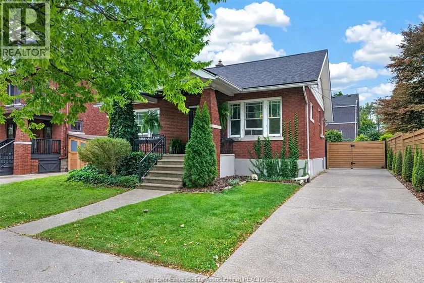 Detached at 1509 CHURCH, Windsor