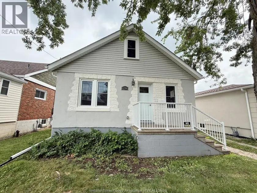 Detached at 1296 LAURENDEAU AVENUE, Windsor