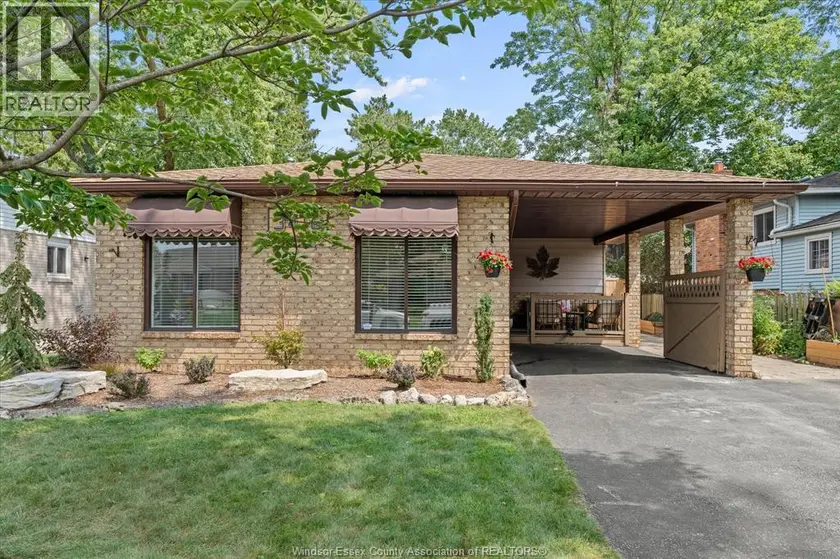 Detached at 3416 LONGFELLOW, Windsor