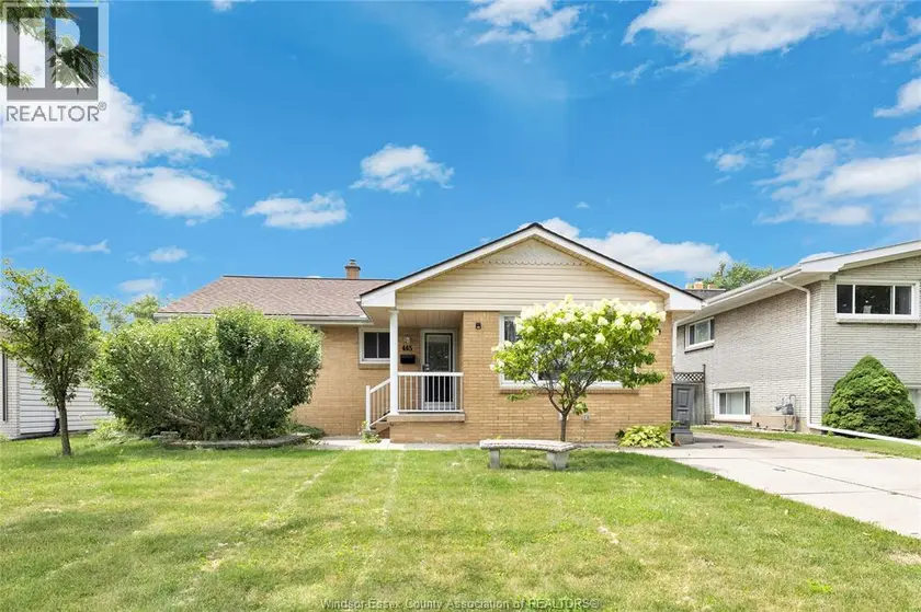 Detached at 465 CHRISTOPHER, Windsor