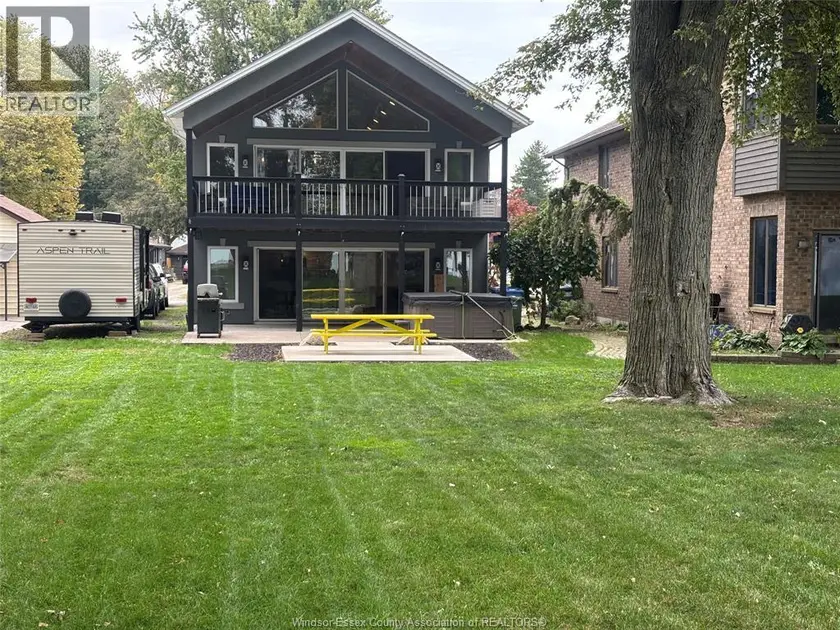 Detached at 1646 PARK, Amherstburg
