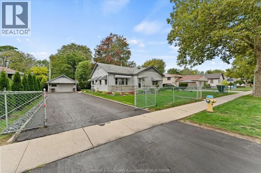 Detached at 276 BROCK, Amherstburg