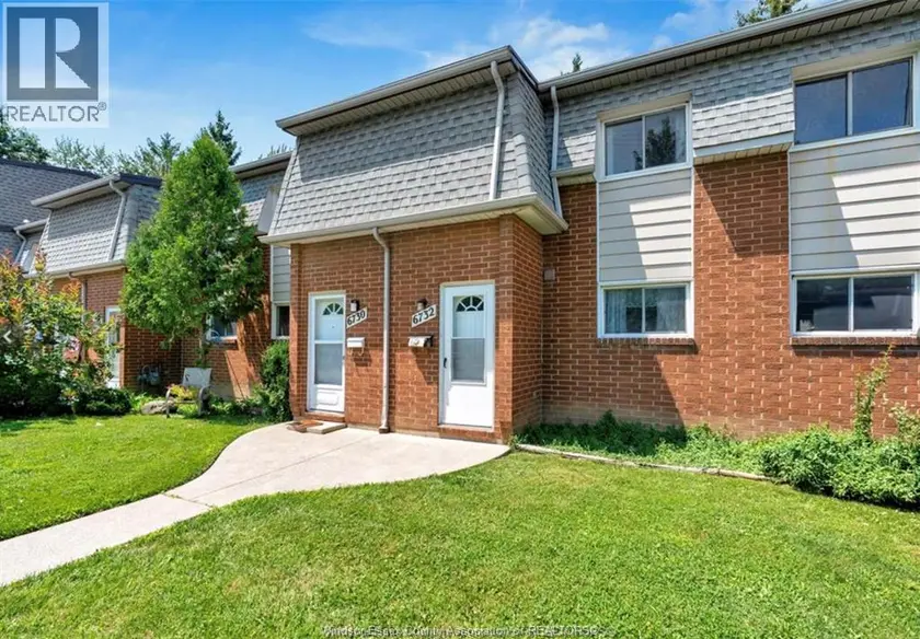 Townhouse at 6732 Roseville Garden DRIVE, Windsor