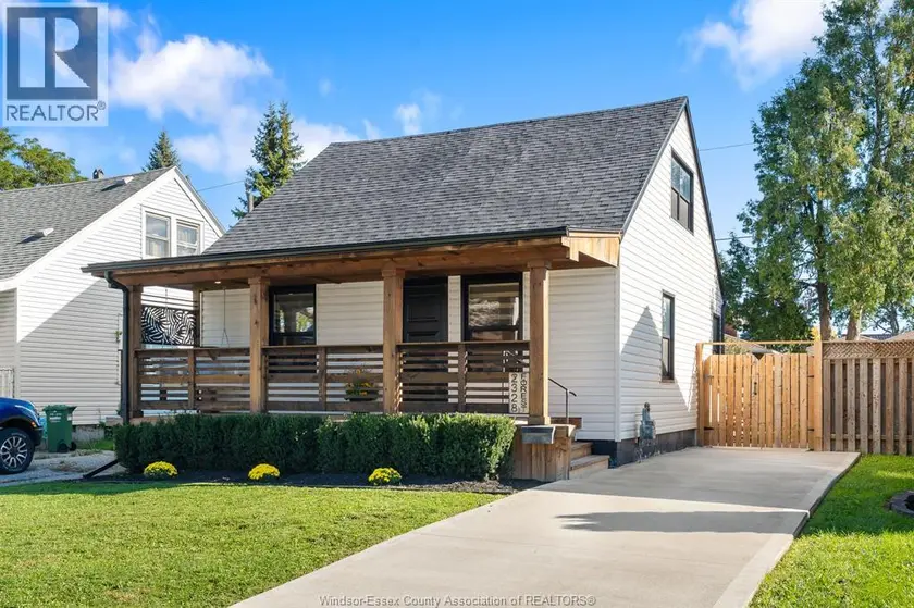 Detached at 2328 FOREST, Windsor