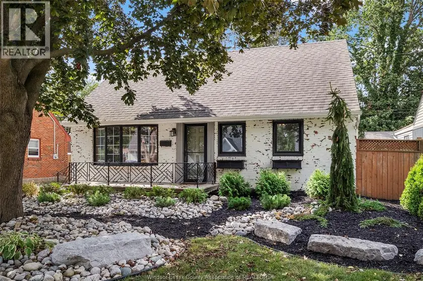 Detached at 1137 REEDMERE, Windsor