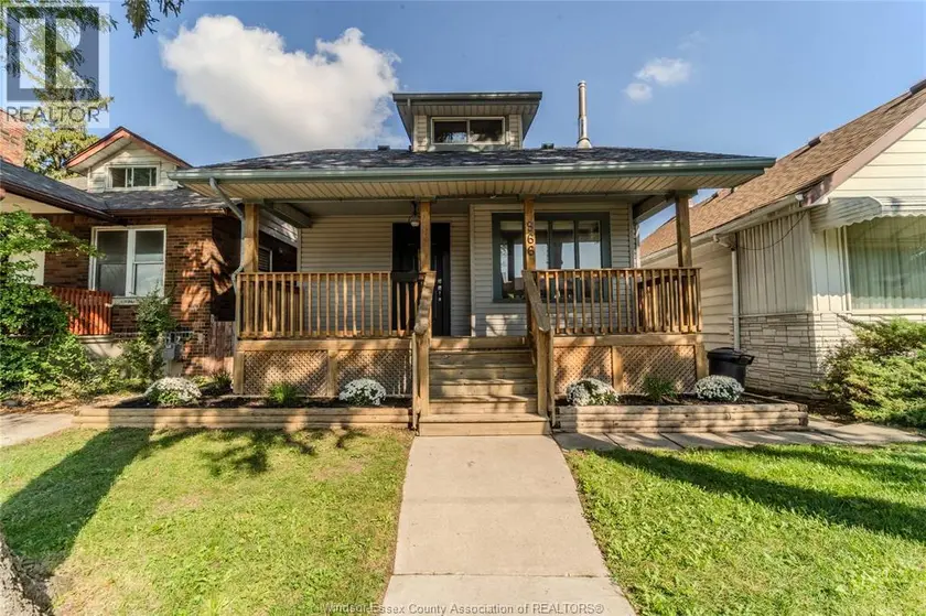 Detached at 966 CURRY AVENUE
