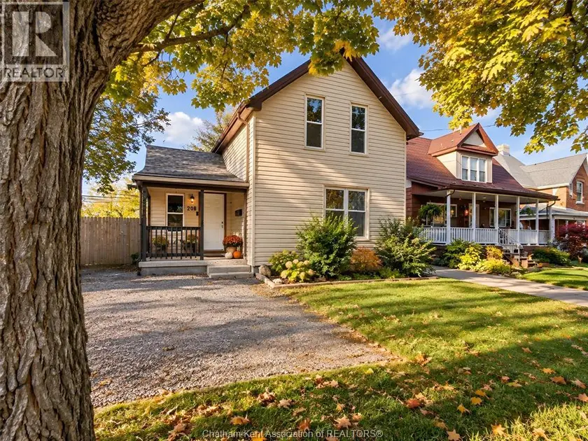 Detached at 208 Lacroix STREET, Chatham