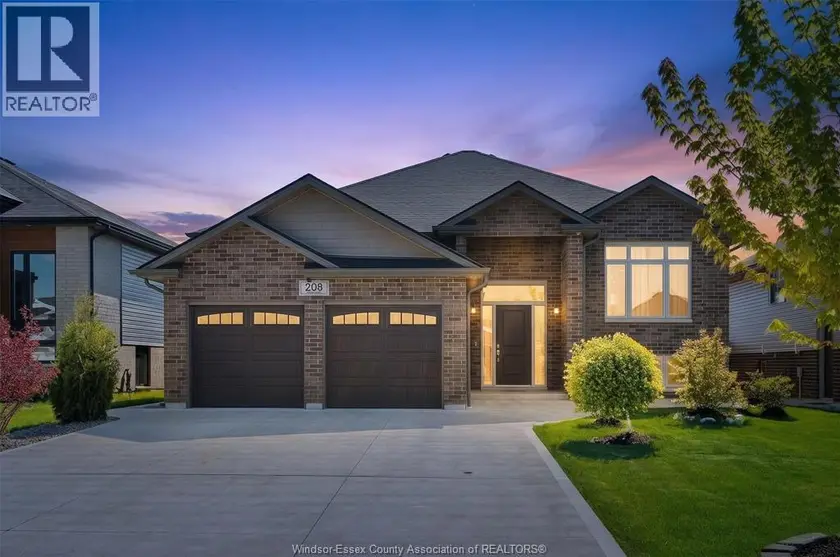 Detached at 208 CLARKE, Amherstburg