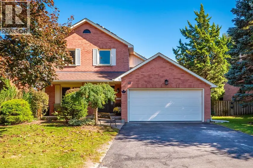 Detached at 10 HANDORF DRIVE, Cambridge
