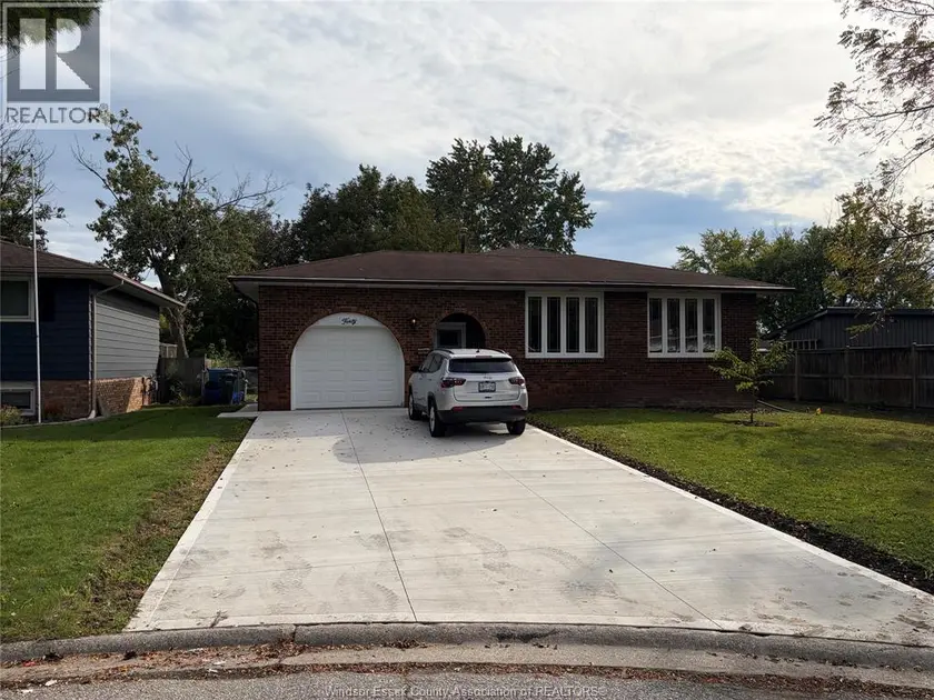 Detached at 40 HOLIDAY COURT, Amherstburg