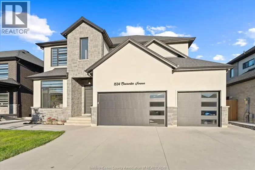 Detached at 1534 CLEARWATER AVENUE, Windsor