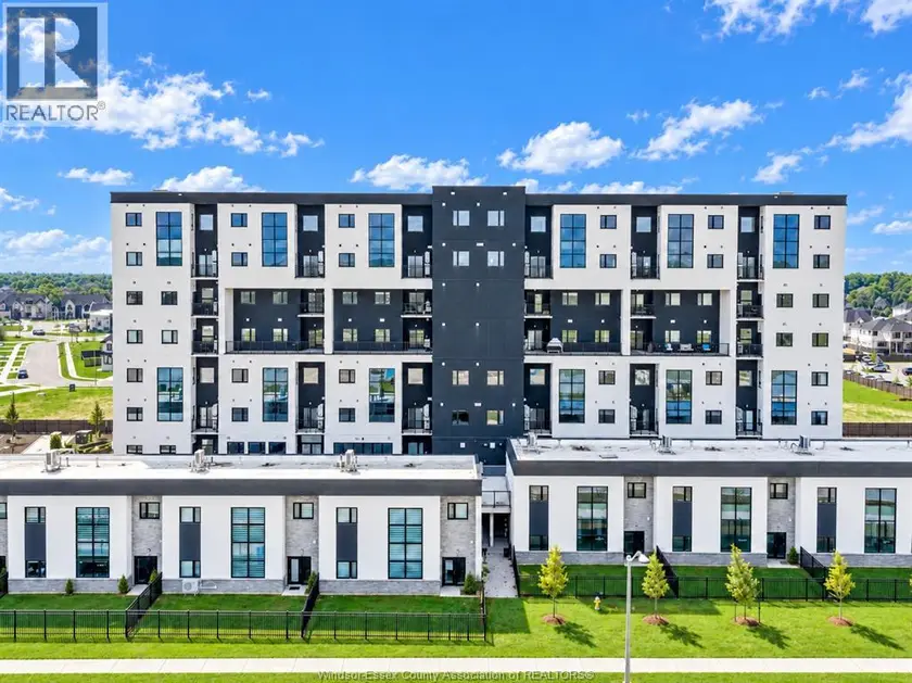 Apartment at 4300 LAURIER PARKWAY Unit# 483, LaSalle