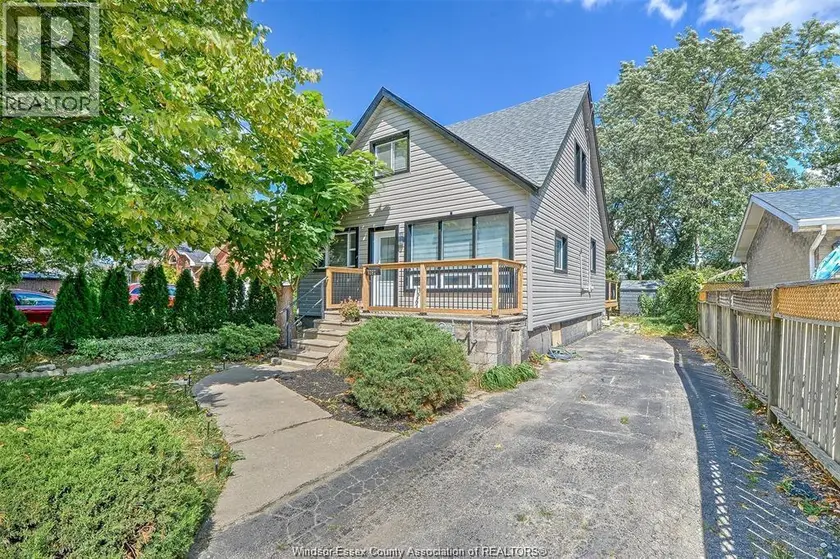 Detached at 3262 Clemenceau, Windsor