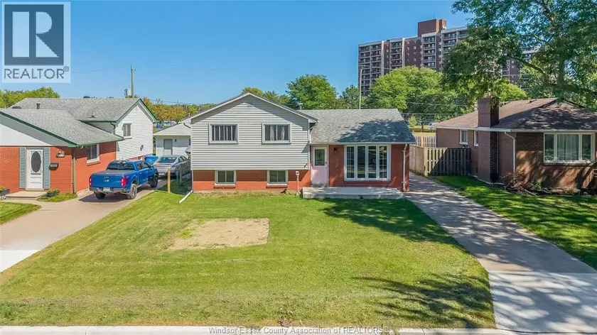 Detached at 368 CARLING CRESCENT, Windsor