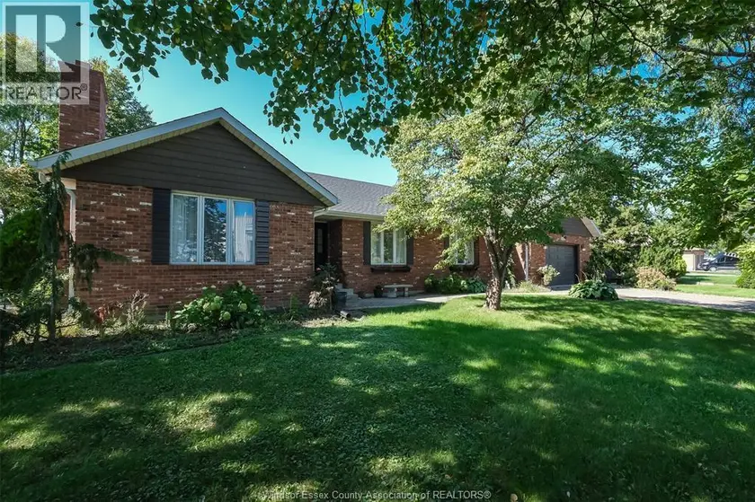 Detached at 2585 BANWELL, Tecumseh