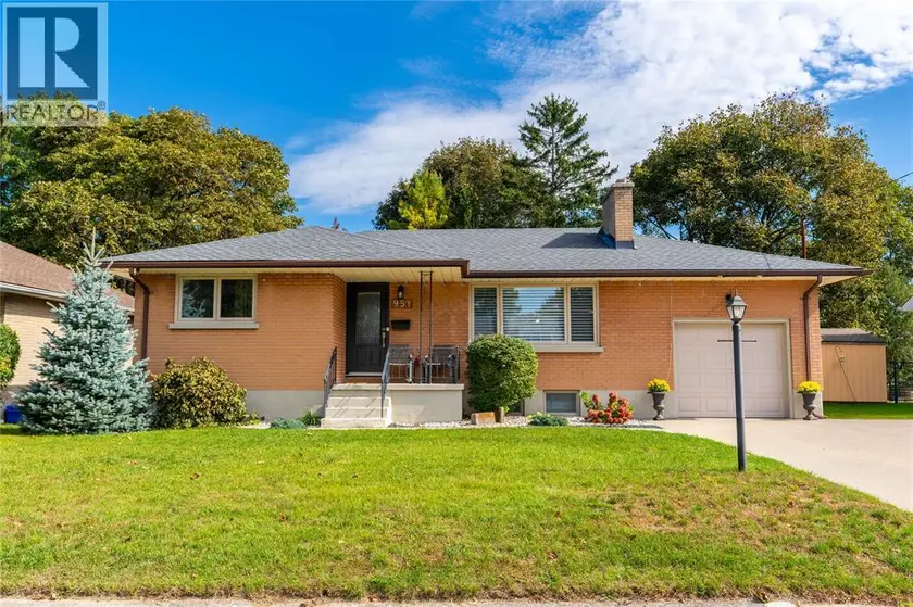 Detached at 951 BEVERLEY ROAD, Sarnia