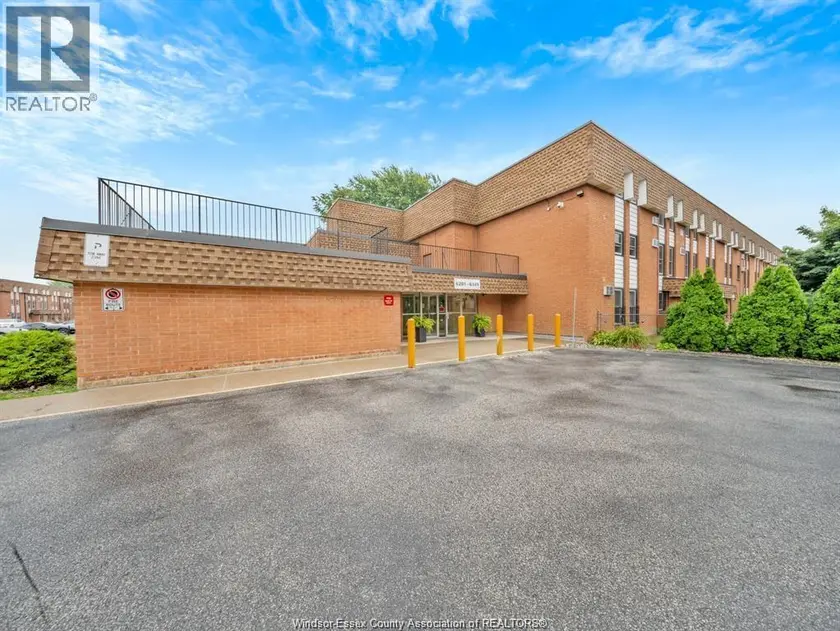Apartment at 6339 THORNBERRY CRESCENT, Windsor